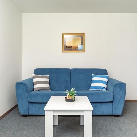 Mika'S Seaview Apartments บาร์ ภายนอก รูปภาพ