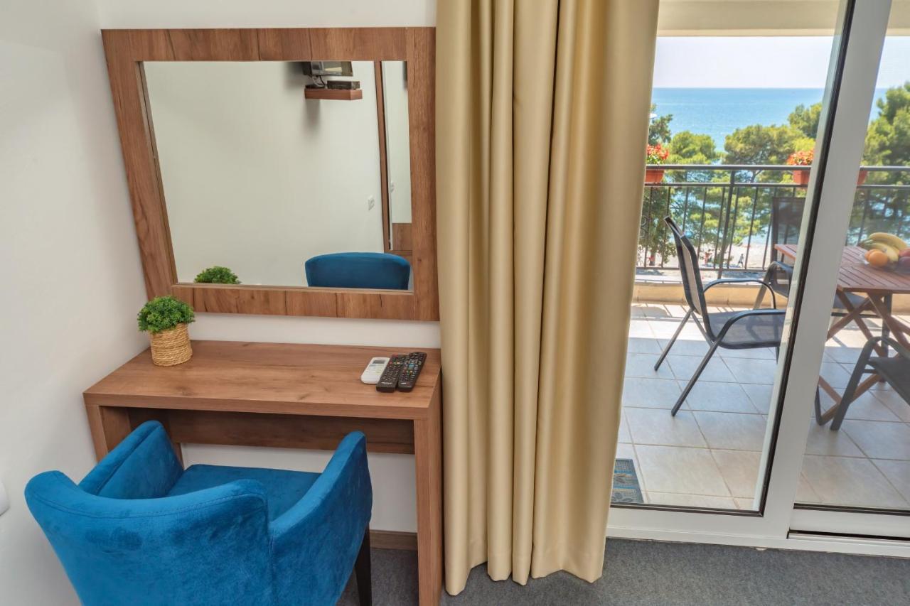 Mika'S Seaview Apartments บาร์ ห้อง รูปภาพ