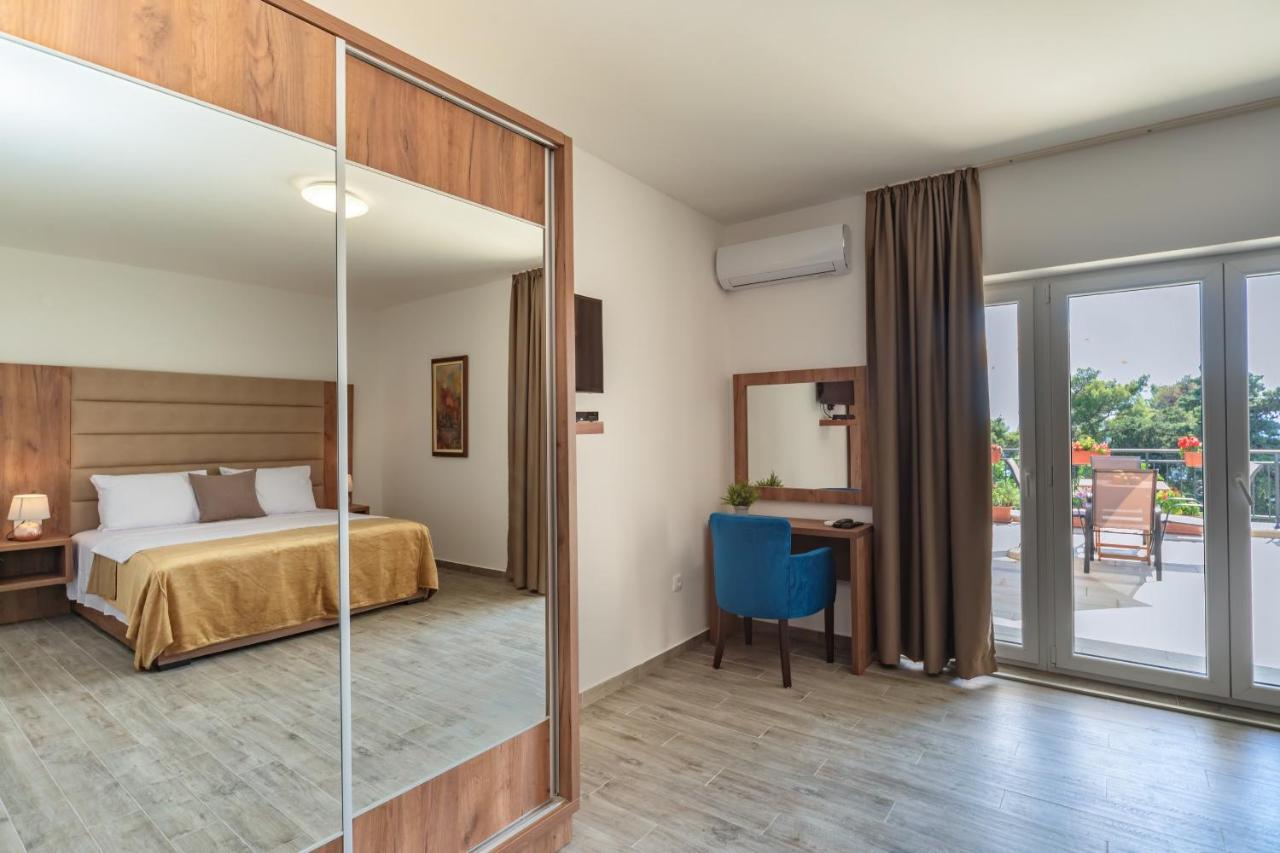 Mika'S Seaview Apartments บาร์ ห้อง รูปภาพ