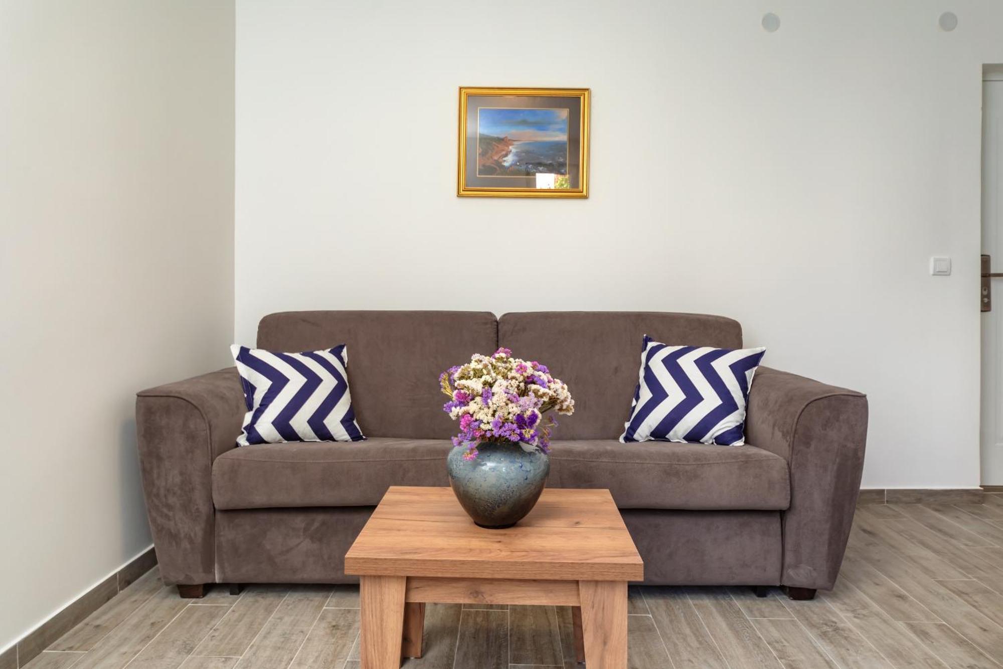 Mika'S Seaview Apartments บาร์ ห้อง รูปภาพ