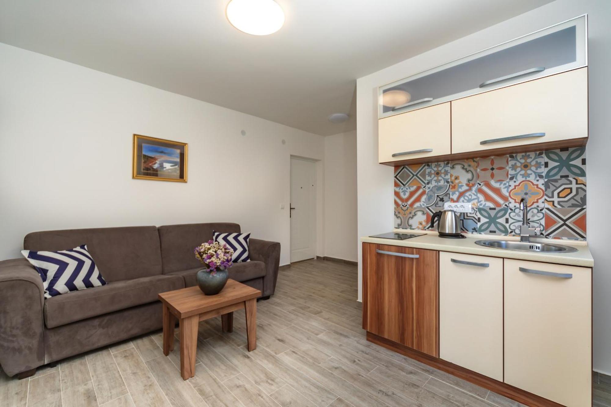 Mika'S Seaview Apartments บาร์ ห้อง รูปภาพ